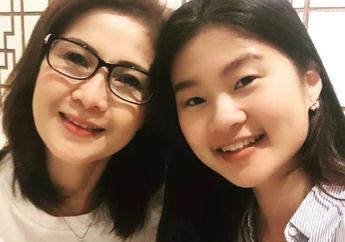 Ibunda Felicia Tissue Balik Dihujat Netizen karena Dianggap Terlalu Frontal, Ahli Tarot Jeng Nimas Layangkan Peringatan: Nggak Ada yang Rela Anaknya Tersakiti