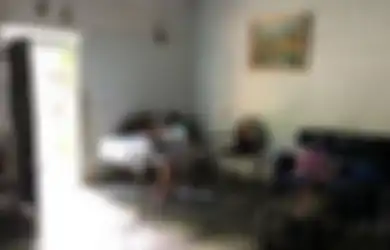 Sekolah Tak Kunjung Dibuka Selama Pandemi, Remaja Ini Nekat Jadi Guru Dadakan Mengajar Kawan-kawannya, Sulap Ruang Tamu Rumah Jadi Kelas
