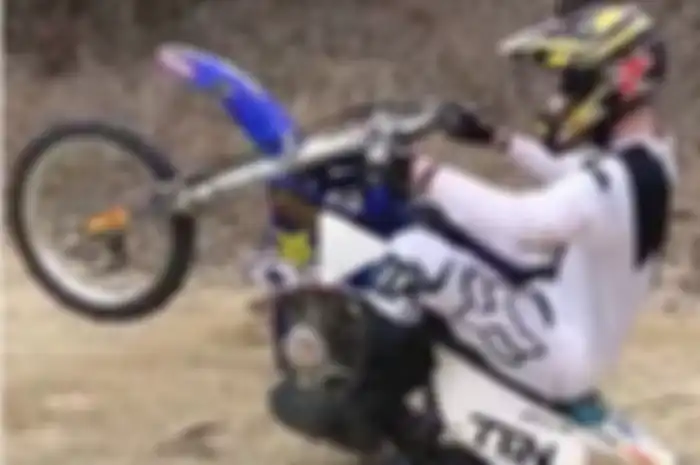 Cara ini paling aman buat latihan kesimbangan wheelie