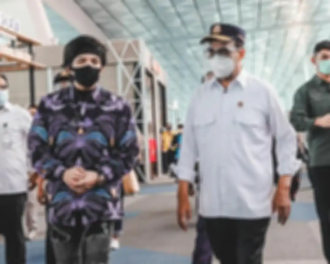 Atta Halilintar dan Menteri Budi Karya.