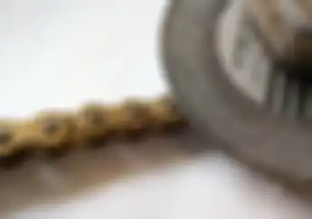 Cara Aman dan Gampang Buat Potong Rantai yang Mulai Kendor