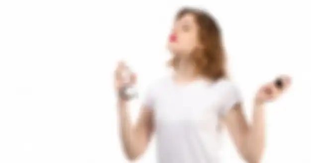 ilustrasi pakai  parfum