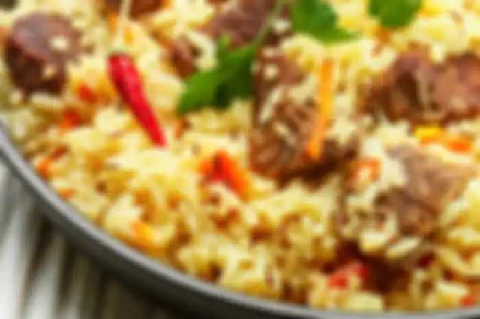wanita ini disulut dendam hingga tega cincang tubuh kekasihnya menjadi masakan nasi kebuli dan membagi-bagikannya