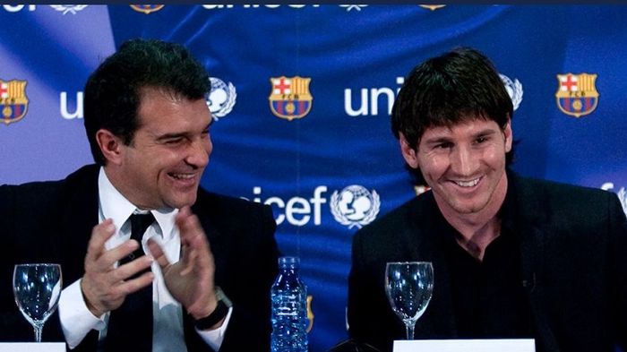 Presiden terpilih Barcelona, Joan Laporta, dan megabintang klub, Lionel Messi. 