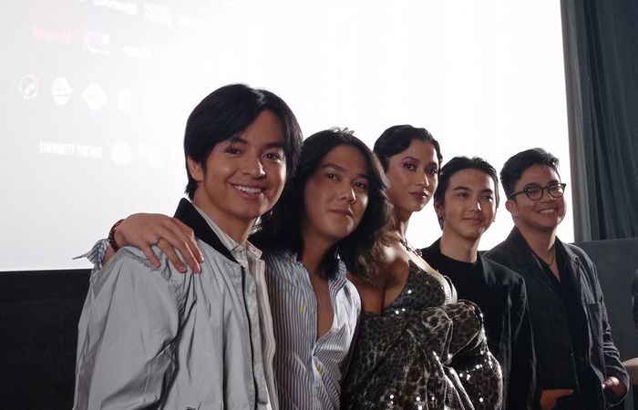 Pemain film Mencuri Raden Saleh di kawasan Kuningan, Jakarta Selatan, Jumat (19/8/2022).