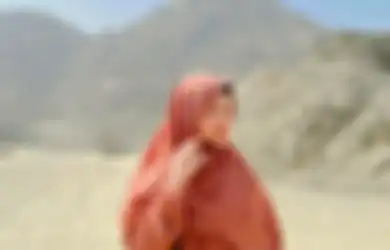 Lagi Umrah, Fuji An Langusung Kena Hujat Gara-gara Melakukan Ini!