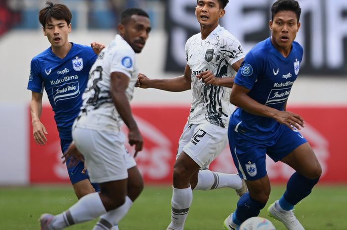 Suasana pertandingan antara PSIS Semarang melawan Borneo FC pada laga pekan kelima Liga 1 2023/2024 di Stadion Jatidiri, Semarang, Jumat (28/7/2023).