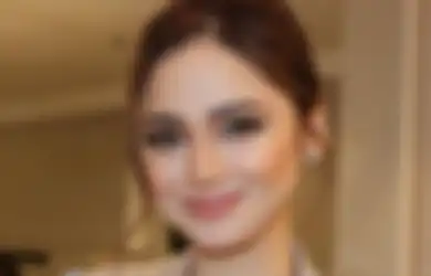 Syifa Hadju Stunning Pakai Kebaya di Malaysia Disebut Barbie Hidup