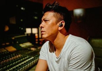 Lady Killer Beraksi Pakai Sepatu Roda, Ariel NOAH Bikin Jejeritan Saat Meluncur dari Atas Panggung, Netizen: Jago Mencuri Hati Emang Juara Meluncur