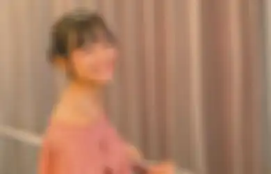 3 Outfit Freya JKT48 Pakai Off Shoulder yang Bikin Terlihat Manis