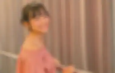3 Outfit Freya JKT48 Pakai Off Shoulder yang Bikin Terlihat Manis