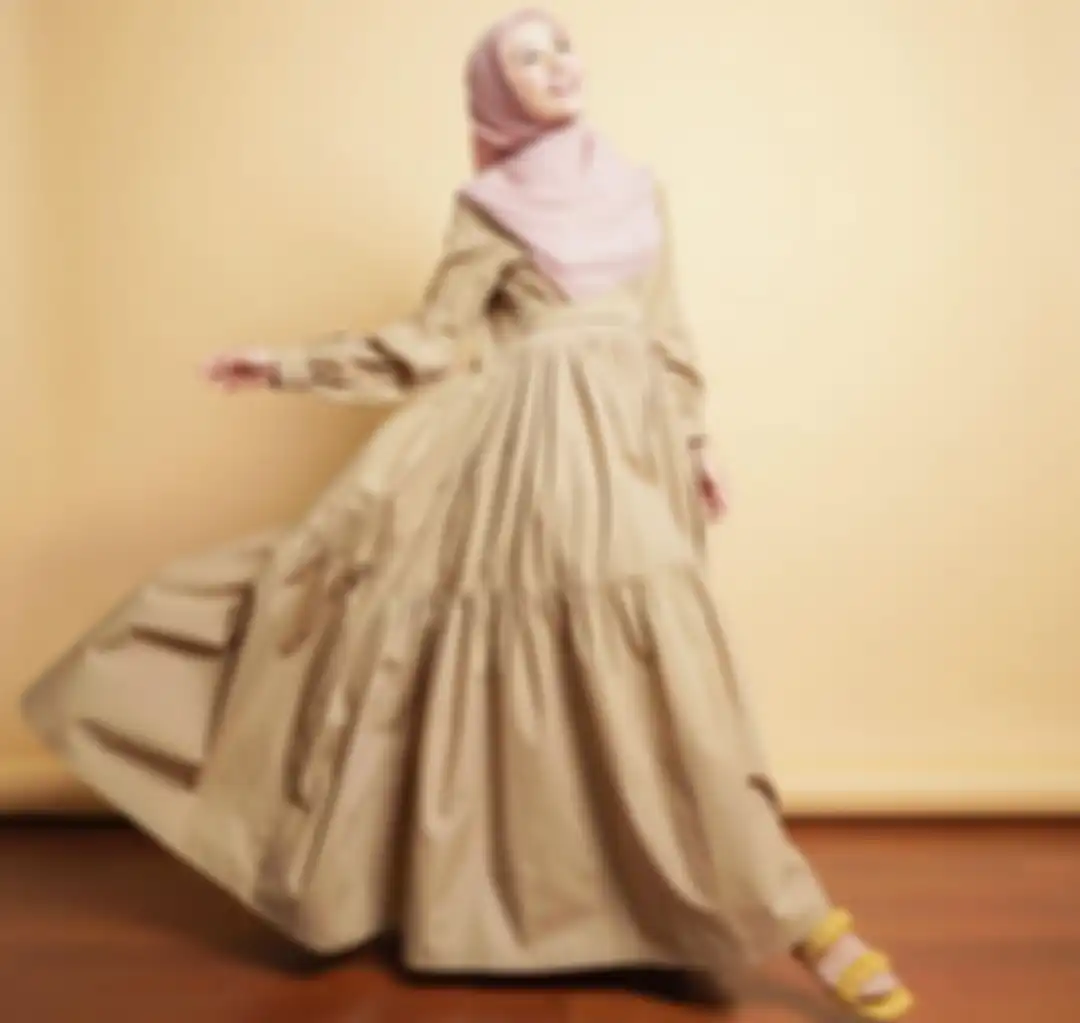 Inspirasi OOTD warna netral dengan hijab pastel ala Laudya Cynthia Bella bikin penampilan anggun dan stylish