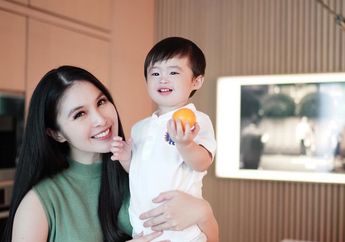 Mulai Pintar Berhitung Hingga Bernyanyi dan Main Alat Musik, Raphael Moeis Makin Bikin Gemas!