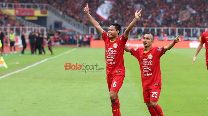 Evan Dimas dan Riko Simanjuntak merayakan gol dalam laga Persija vs Borneo FC pada pekan pertama Shopee Liga 1 2020, Minggu (1/3/2020) di Stadion Utama Gelora Bung Karno, Jakarta.