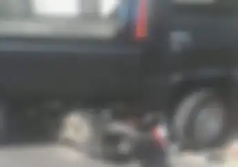 Ngilu, Honda BeAT Berantakan Masuk Kolong Mobil Pikap, Pemotor Terhempas Gak Berdaya
