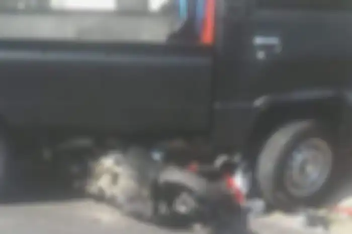 Honda BeAT hancur dilindas pikap di Karanganyar.