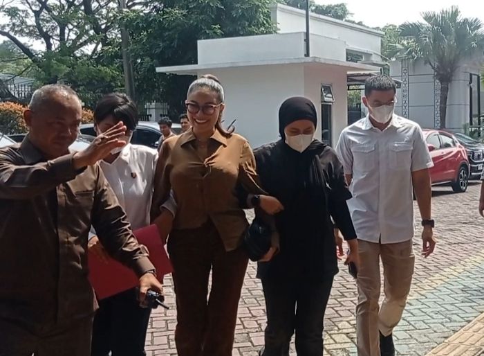 Nikita Mirzani dilimpahkan ke Kejaksaan Negeri Jakarta Selatan (Kejari Jaksel), Kamis (5/6/2025).