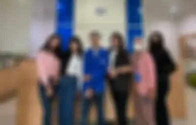 Jadi Miliarder Dadakan Berkat Jual Foto Selfie, Ghozali Langsung Dipepet Banyak Wanita, Ogah Gubris dan Malah Lakukan Trik Mengejutkan Ini untuk Menghindar