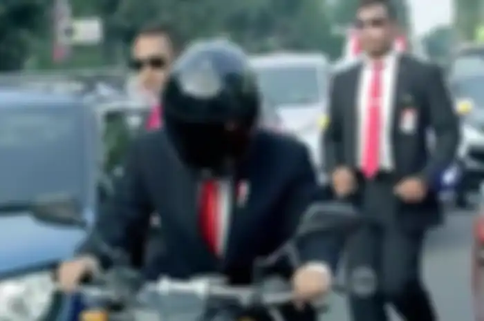 'Presiden Jokowi' naik motor Paspampres menuju venue Asian Games