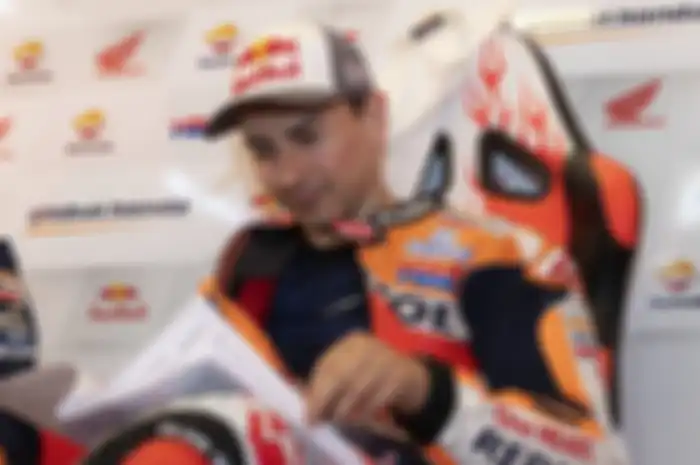 Jorge Lorenzo tersenyum di MotoGP Prancis bisa langsung lolos ke kualifikasi 2 (Q2) cuma lantaran ubah posisi jok