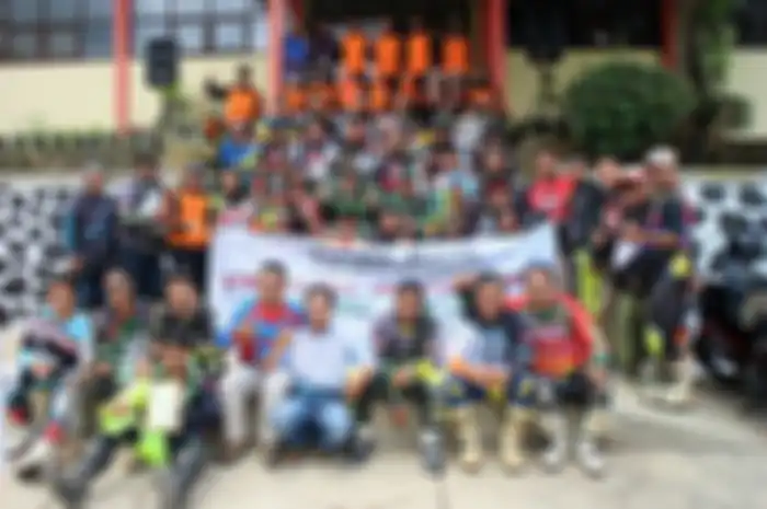 Komunitas trail Bandung adakan baksos