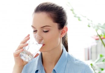 Tak Perlu Lelah Berolahraga, Minum Air Putih Dicampur dengan 5 Bahan Dapur Ini Ternyata Ampuh Pangkas Lemak Perut Secara Instan