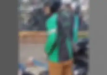 Debt Collector Dibikin Tiarap Intel Berjaket Ojol di Pinggir Jalan, Modus Narik Motor Padahal Begal