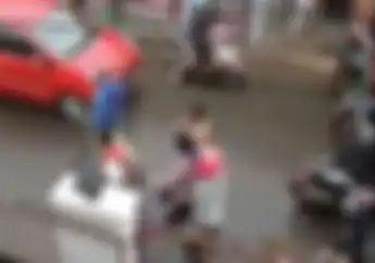 Bandung Gempar! Video Bentrokan Kelompok XTC Lawan Warga Pecah, Puluhan Pemuda Bawa Senjata