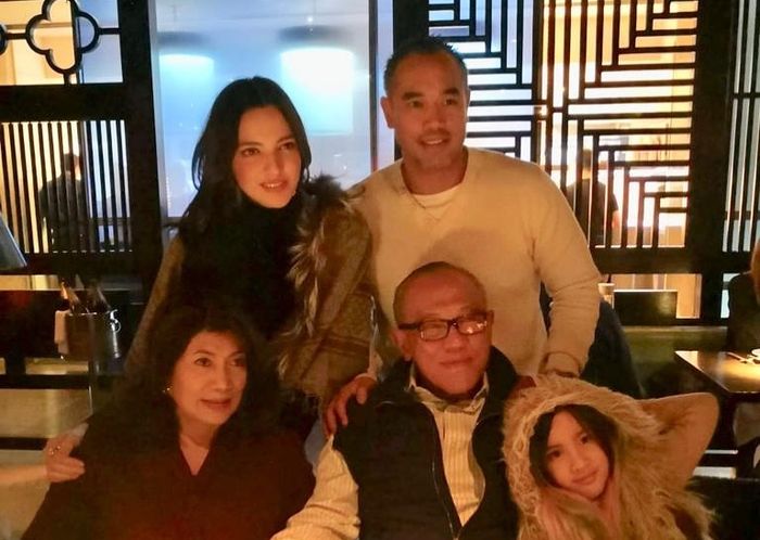 Nia Ramadhani dan keluarga Ardie Bakrie