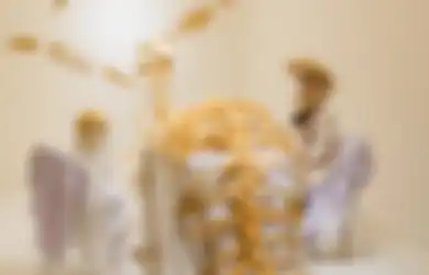 Seniman Rizka Azizah, Angkat Mitologi Kalimantan dari Kain Makam Jadi Karya Seni di ARTJOG 2022
