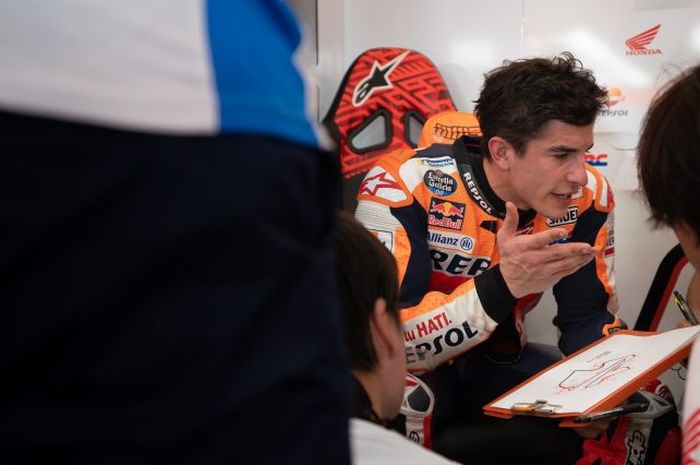 Pebalap Repsol Honda, Marc Marquez, ketika menjalani uji coba di Sirkuit Sepang, Malaysia, Jumat (8/2/2019).