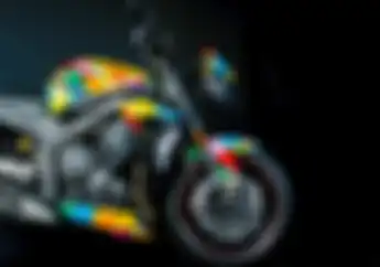 Polisi Bingung Mau Nilang, Triumph Street Triple RS Harley Quinn Pakai Warna Gado-gado