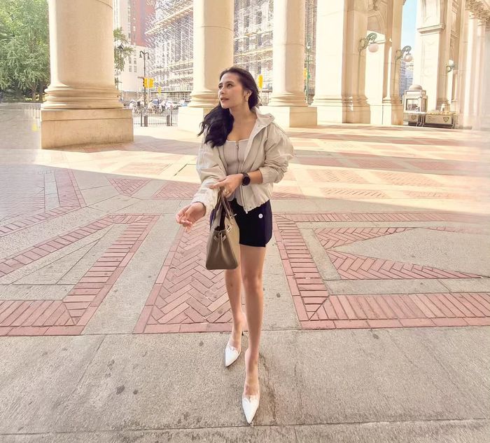 OOTD Prilly Latuconsina di New York.
