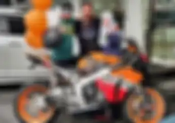 Bikin Geger, Istri Kasih Kado Ulang Tahun Honda CBR1000 Repsol Edition Buat Suami Tercinta