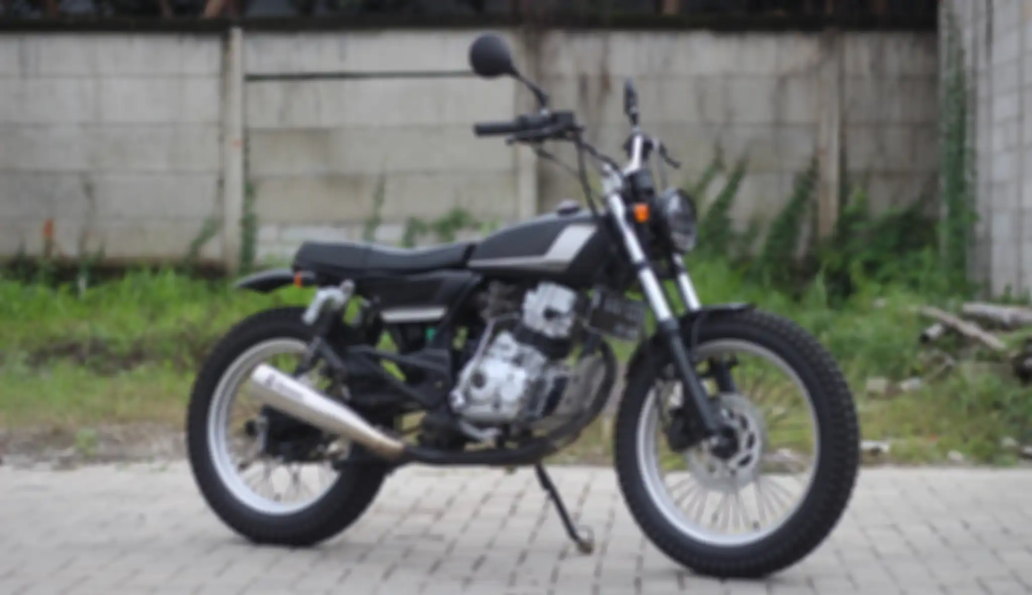 Bajaj Pulsar 135LS Sisa Mesin dan Sasis, Body Handmade, Kejar Vintage Adventure