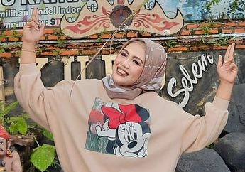 Berkali-kali Ditipu Pemuda Tampan, Elly Sugigi Kini Kenalkan Pacar Berondong Baru yang Ia Klaim Tulus dan Tak Pansos