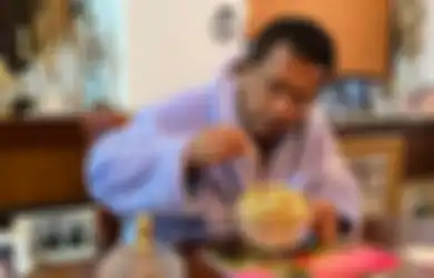 Ngemil Sultan ala Hotman Paris, Nikmatin Popcorn Emas Seharga Rp 50 Juta Racikan Chef Arnold