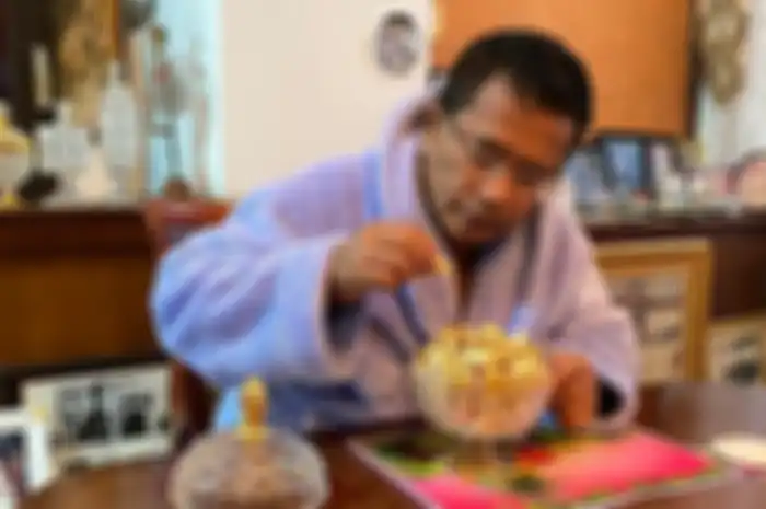 Ngemil Sultan ala Hotman Paris, Nikmatin Popcorn Emas Seharga Rp 50 Juta Racikan Chef Arnold