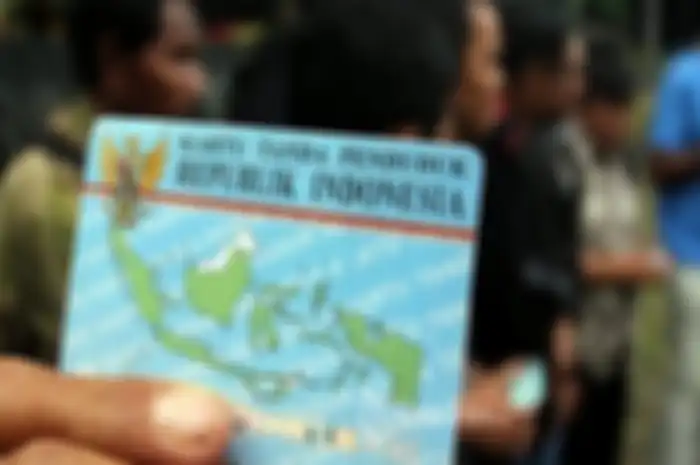 masukkan nomor KTP dan tanggal lahir, WNI berusia 18 tahun bisa dapat bantuan Rp 3,55 juta.