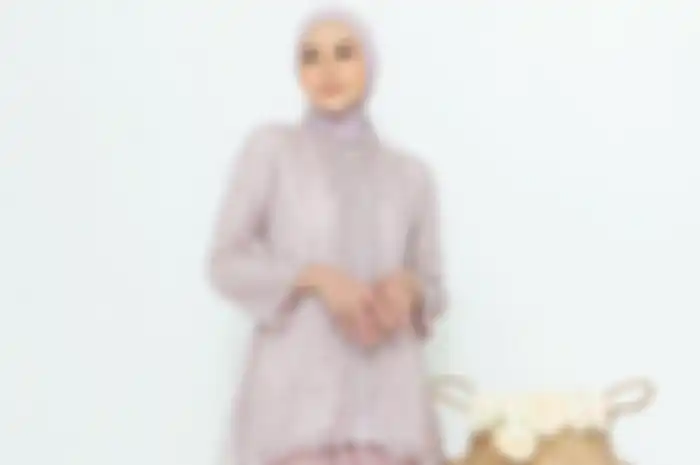 OOTD hijab pakai kebaya wisuda
