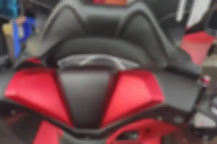 Cover setang Honda PCX 150 lokal.