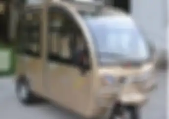 Bukan Bajaj Sembarangan Muat 5 Orang Asyik Buat Musim Hujan, Lebih Murah dari Honda Scoopy