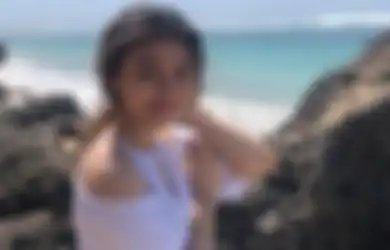 Menawannya 5 Gaya Putri Anjasmara, Sasi Asmara Pakai Outfit Putih!