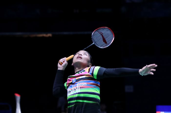 Pebulu tangkis tunggal putri Indonesia, Gregoria Mariska Tunjung, saat menjalani laga melawan Nozomi Okuhara (Jepang) pada babak kesatu All England Open 2019 di Arena Birmingham, Birmingham, Inggris, Rabu (6/3/2019).