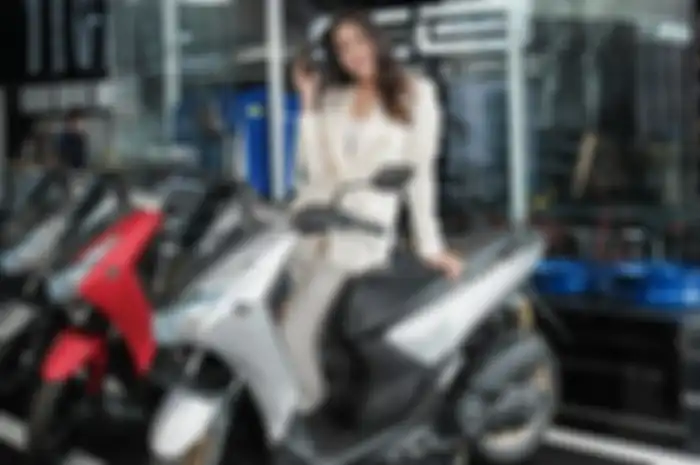 Anya Geraldine gemar naik motor Lexi
