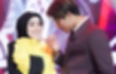 Main Tuding Hubungan Lesty Kejora dan Rizky Billar Cuma Settingan, Elly Sugigi Langsung Kicep Saat Sang Biduan Buktikan dengan Cara Ini
