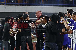 Persib Bandung Vs Bhayangkara FC - Terungkap Masa Lalu Bojan Hodak dan 2 Pemain The Guardian! 