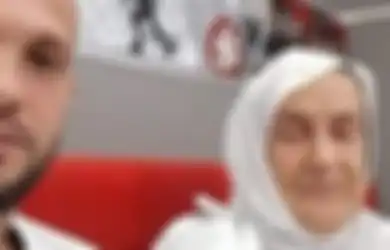 Rela Memanjat Dinding Rumah Sakit Demi Melihat Sang Ibu yang Terbaring karena Covid- 19, Kini Dirinya Harus Terima Kenyataan Pahit Ini