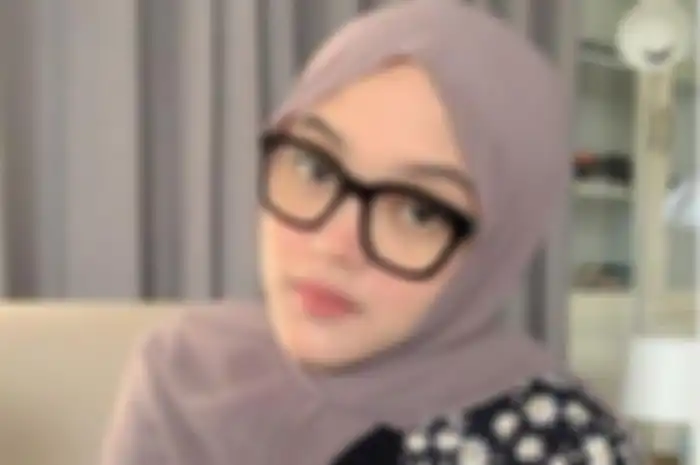 Putri Delina
