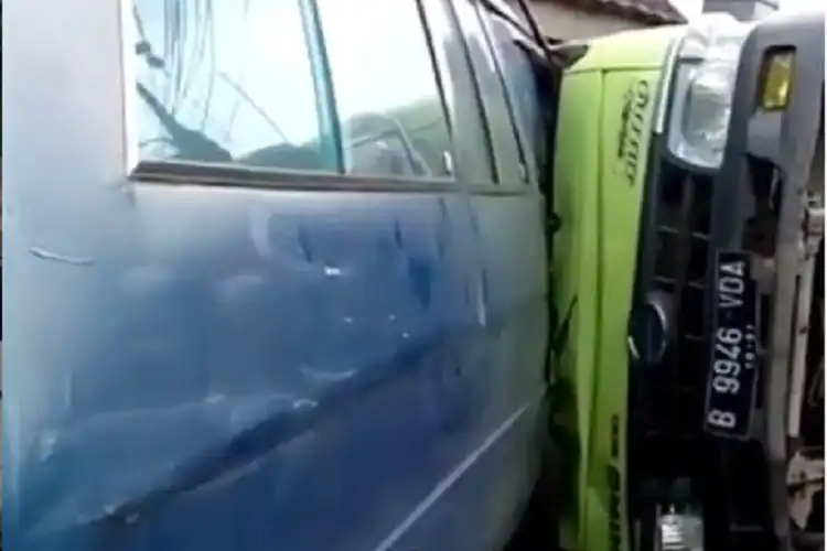 Lagi, Kecelakaan Maut Truk vs Minibus di Jalur Sukabumi-Bogor, Pemotor Tutup Usia